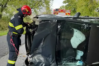 Accident rutier pe DJ 107M: Un autoturism s-a răsturnat între Colțești și Rimetea