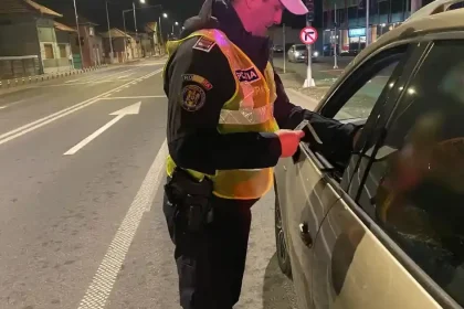 Bărbat din Lunca Mureș, prins cu permis suspendat la volan; dosar penal