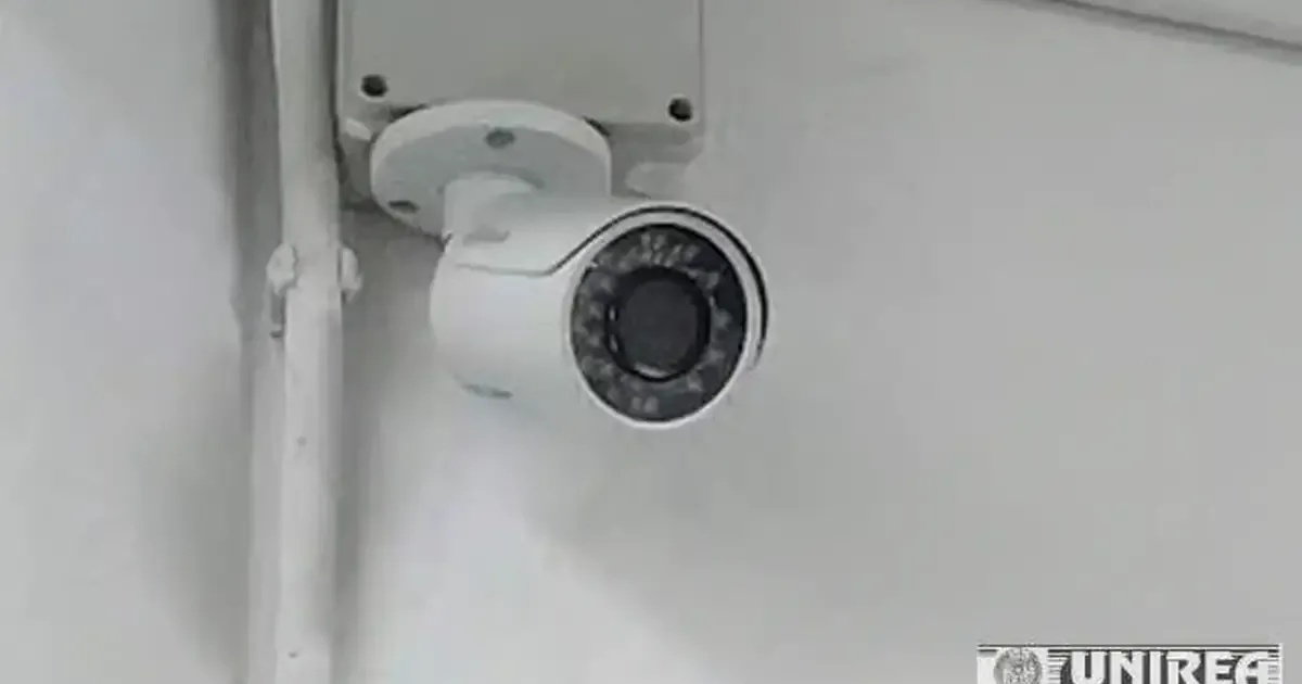Bărbat reținut după ce a furat camera Primăriei Ighiu