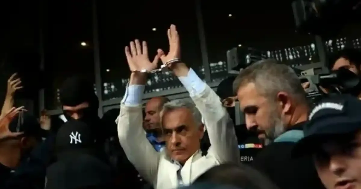 Călin Georgescu, reținut. Ce documente au ridicat procurorii la percheziții