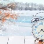 Când se schimbă ora în 2026: ceasurile se dau înapoi cu o oră, iar ora 04:00 devine 03:00