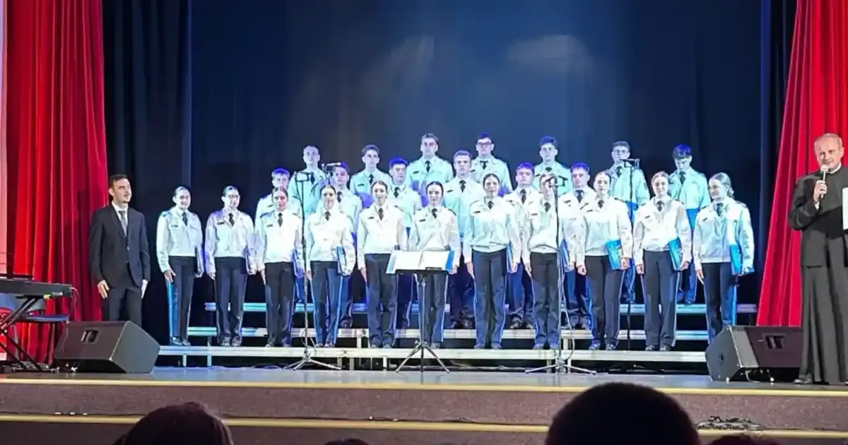 Corul Colegiului Militar „Mihai Viteazul” Alba Iulia, la Festivalul „Armoniile copilăriei”