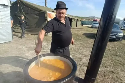 Fasole la ceaun și balmoș, gătite ca la țară, la Târgul Apulum Agraria din Ighiu