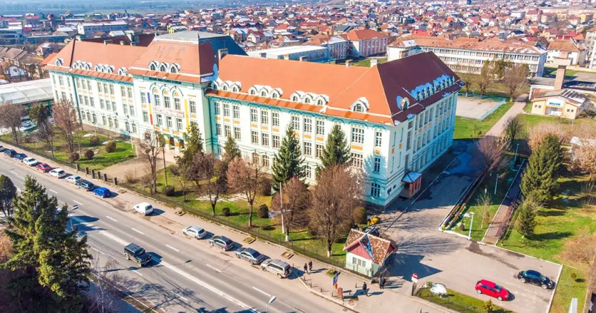 Iluminat arhitectural la Colegiul „Horea, Cloșca și Crișan”: studiu de 5.000 lei