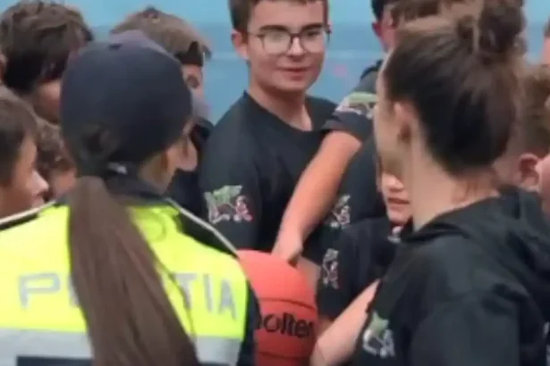 Polițiștii din Alba și Flah Basketball Zone – Aiud, campanie antidrog pentru tineri