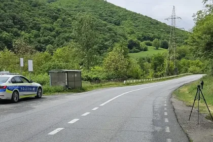 Polițiștii rutieri din Alba acționează cu e-SIGUR în zonele cu risc rutier
