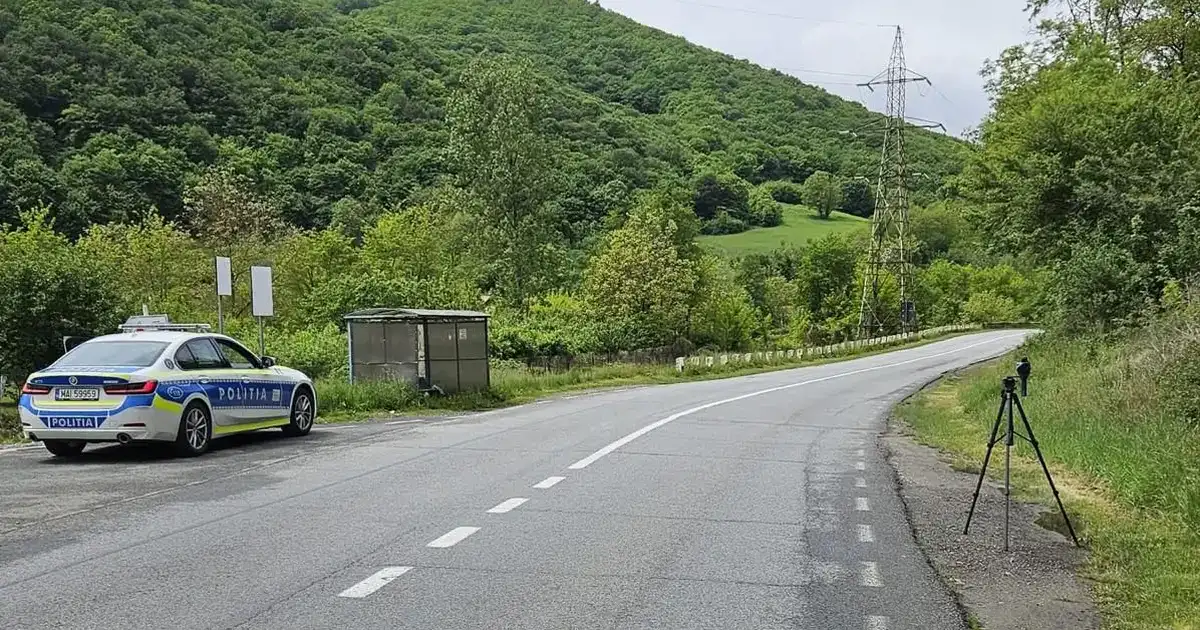 Polițiștii rutieri din Alba folosesc e-SIGUR pe șoselele județului, în zonele cu risc