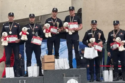 Pompierii din Alba, locul 2 la „Scări” Satu Mare: 210 trepte cu 35 kg echipament