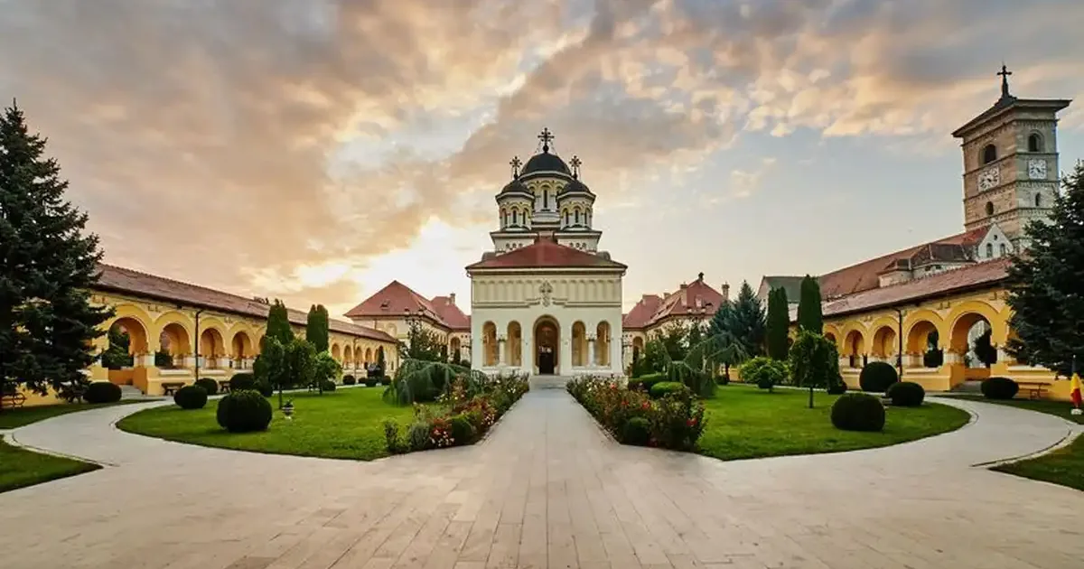 Programul liturgic de Înălțarea Sfintei Cruci 2026 la Catedrala din Alba Iulia