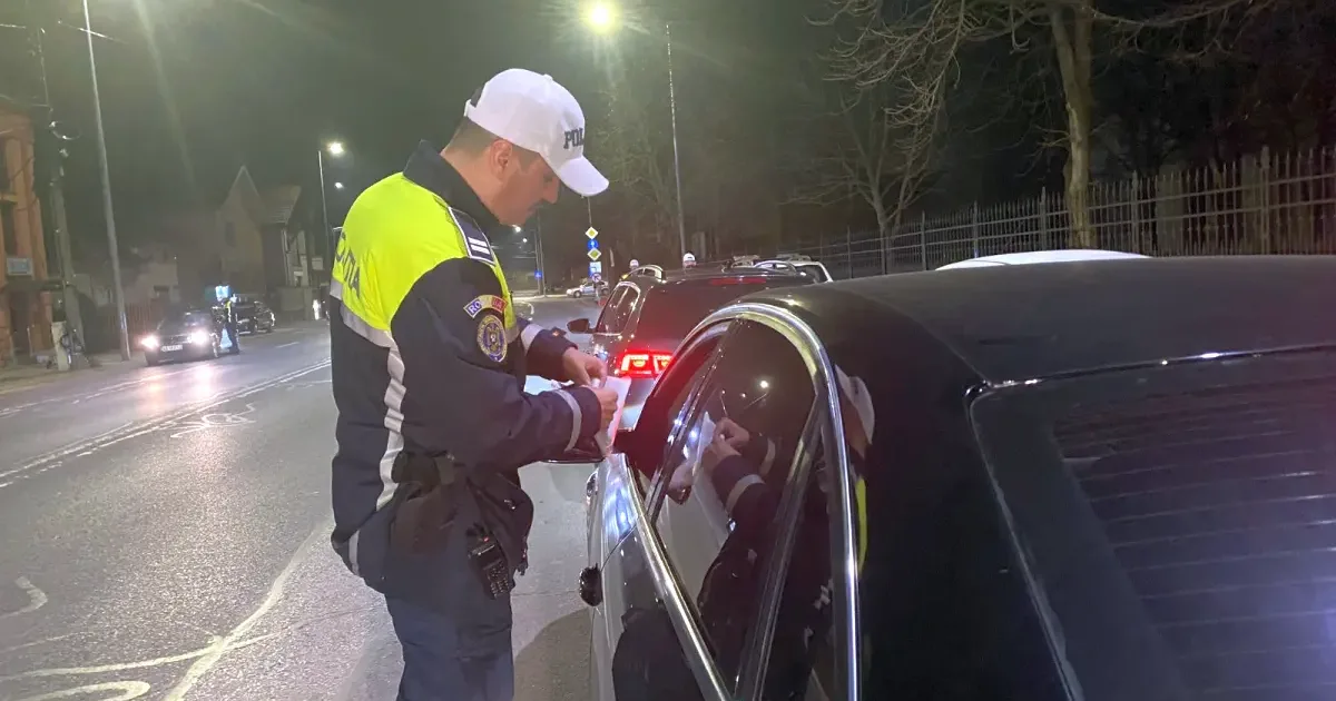 Șofer din Bucerdea Grânoasă, beat mangă la volan, oprit de polițiști în Blaj