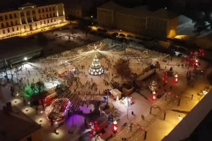 Târgurile de Crăciun și de Paște se mută în Piața Cetății: patinoar, 40 de căsuțe și scenă