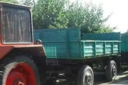 Tractor cu remorcă neînmatriculată, depistat la Meteș. Șofer de 33 de ani