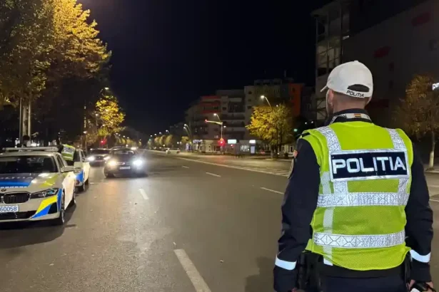 Urmărire în Aiud: mașină radiată, șofer cu dosar penal