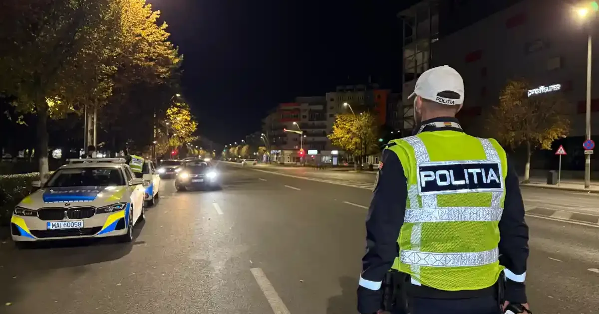 Urmărire în Aiud: mașină radiată, șofer cu dosar penal