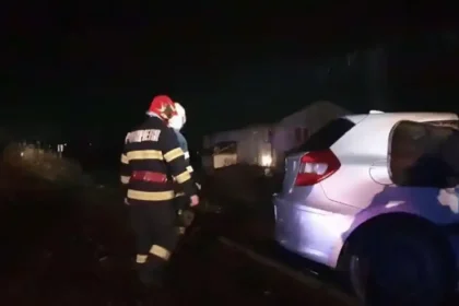 Accident feroviar la Șard: Tren de călători lovit de un autoturism cu 4 pasageri