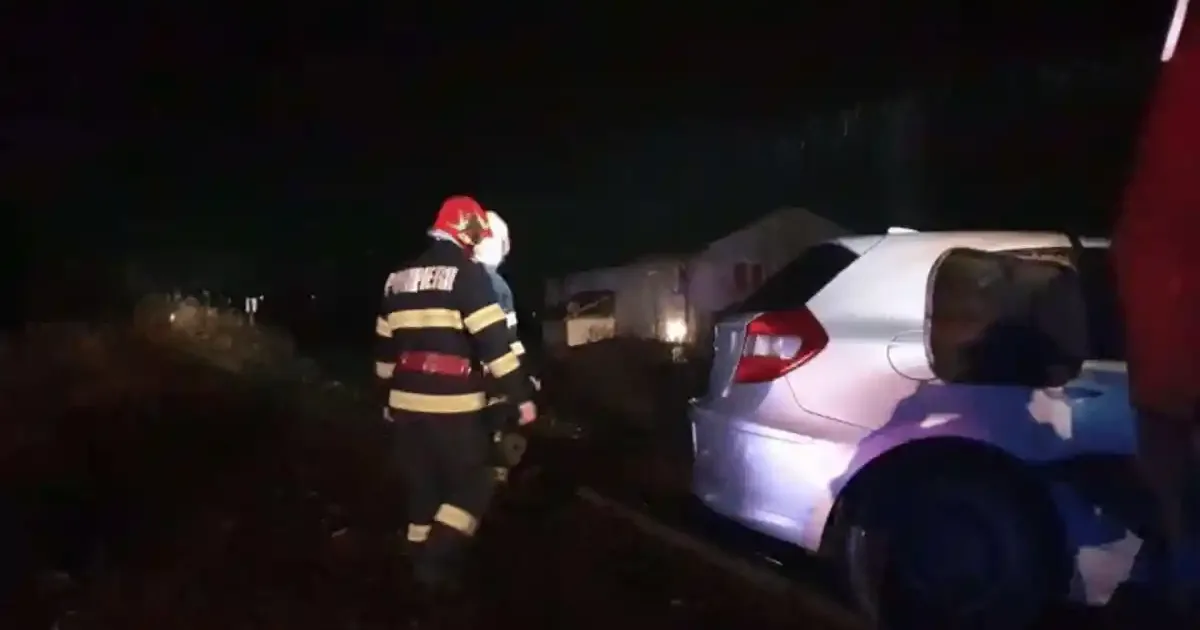 Accident feroviar la Șard: Tren de călători lovit de un autoturism cu 4 pasageri