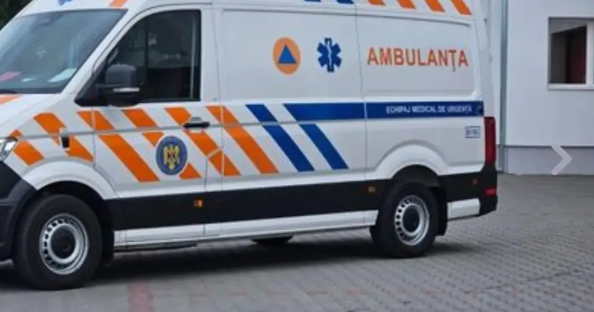 Accident în Petrești: Ciocnire între un autocamion și un microbuz