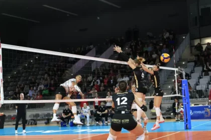 Corona Brașov – Volei Alba Blaj, 3-2. Vicecampioana, al treilea eșec consecutiv