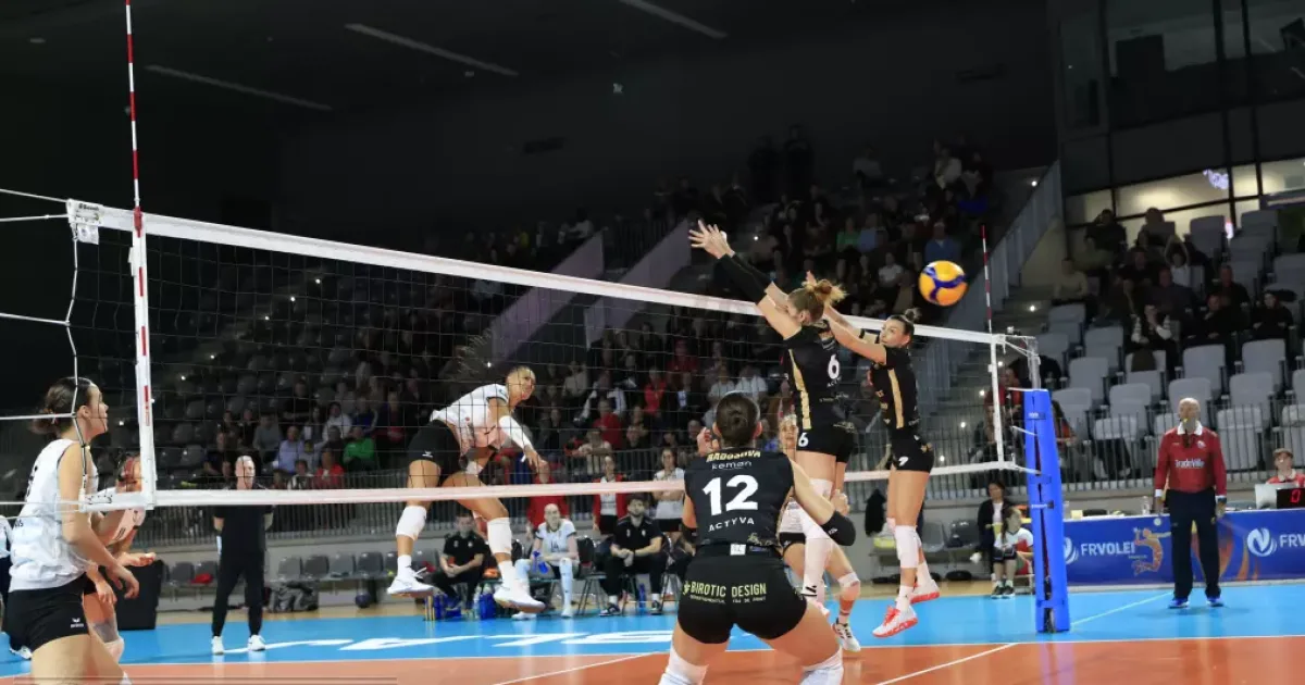 Corona Brașov – Volei Alba Blaj, 3-2. Vicecampioana, al treilea eșec consecutiv