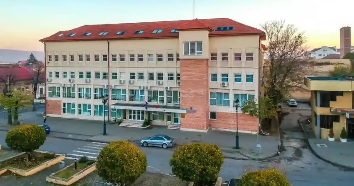 Doi ani și opt luni de închisoare pentru vânzarea de „cristal”: 63.000 de lei confiscați