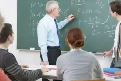 Elevii revin la cursuri luni, 2 noiembrie 2026. Când va fi următoarea vacanță