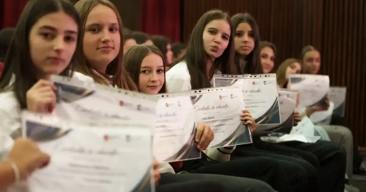 Excelență în educație premiată la Sebeș: 80 de cadre didactice și 372 de elevi, felicitați
