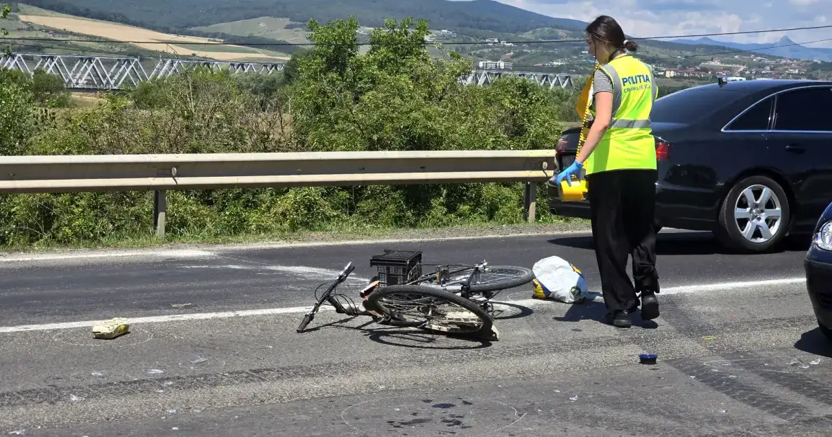 Fetiță de 11 ani, lovită pe bicicletă de o mașină, în Vințu de Jos. A ajuns la spital