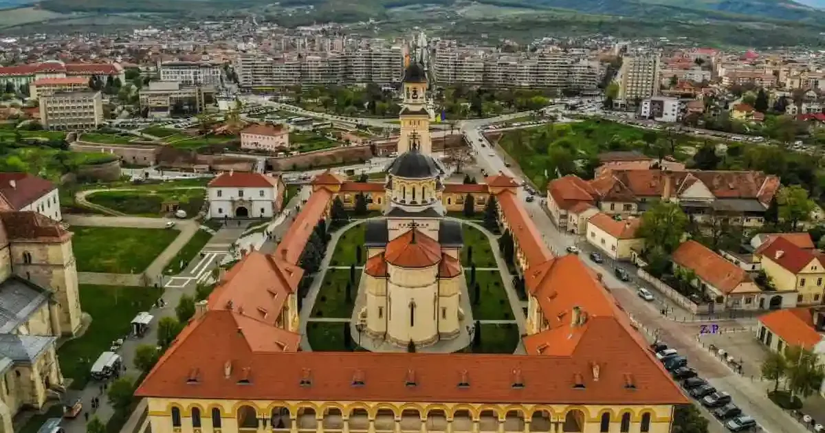 Hramul Sfintei Cuvioase Parascheva 2026: Slujbele de la Catedrala din Alba Iulia