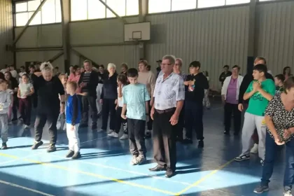 Seniorii au dansat cu nepoții de Ziua Persoanelor Vârstnice, la Alba Iulia