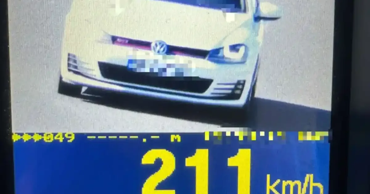 Șofer prins cu 211 km/h pe A1, în zona Pianu: a rămas fără permis 120 de zile