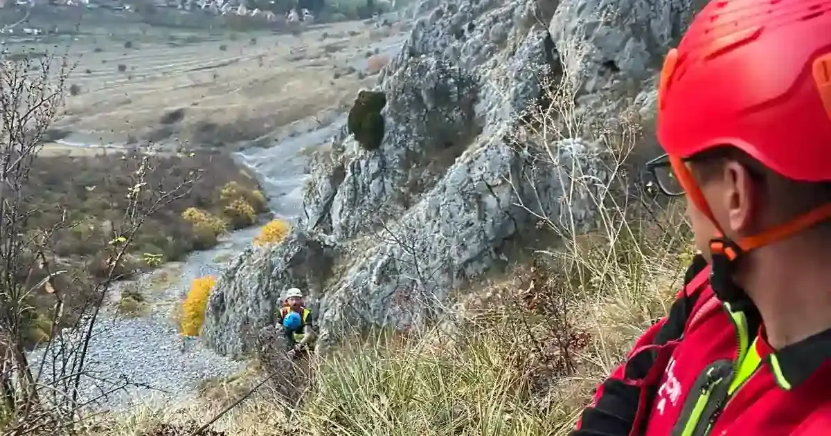 Tânăr de 22 de ani, blocat pe Colții Trascăului, salvat în rapel de salvamontiști