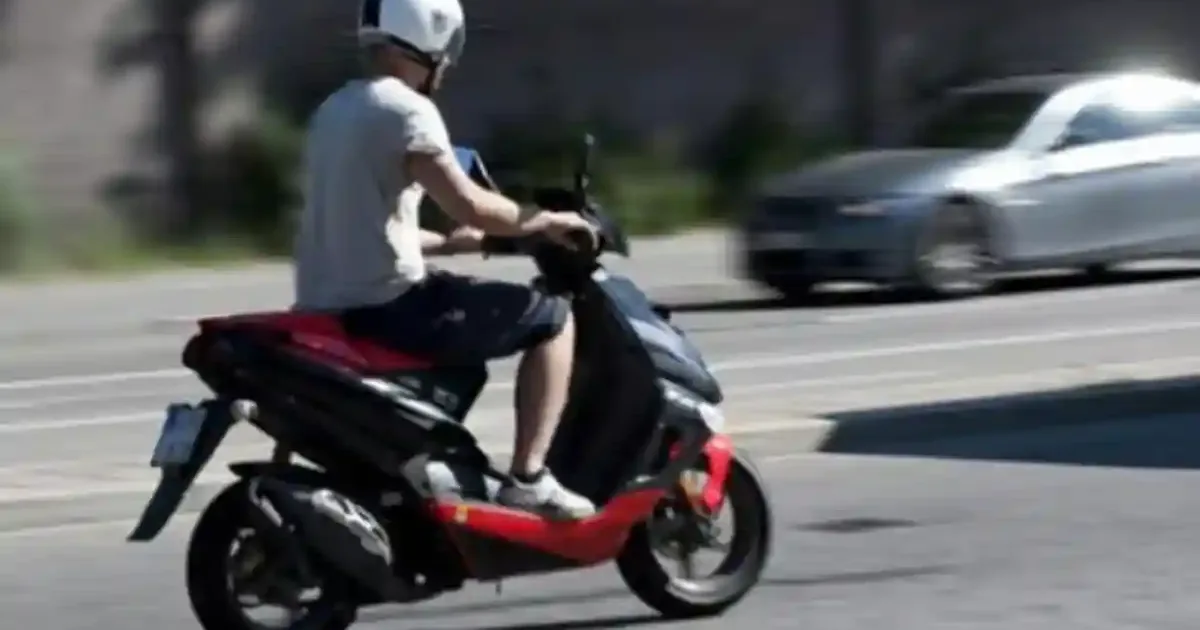 Tânăr din Ocna Mureș prins de polițiști fără permis, pe un moped neînmatriculat